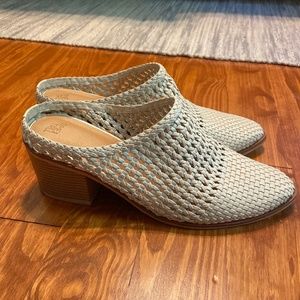 Woven mules